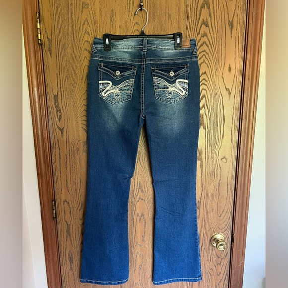 WallFlower Legendary Bootcut Mid-Rise Insta Stretch Size 11 Jeans, Keller color - Picture 2 of 4